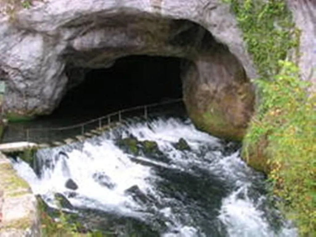 Gîte à BELESTA en Ariège 09300 Hébergement de vacances Bélesta